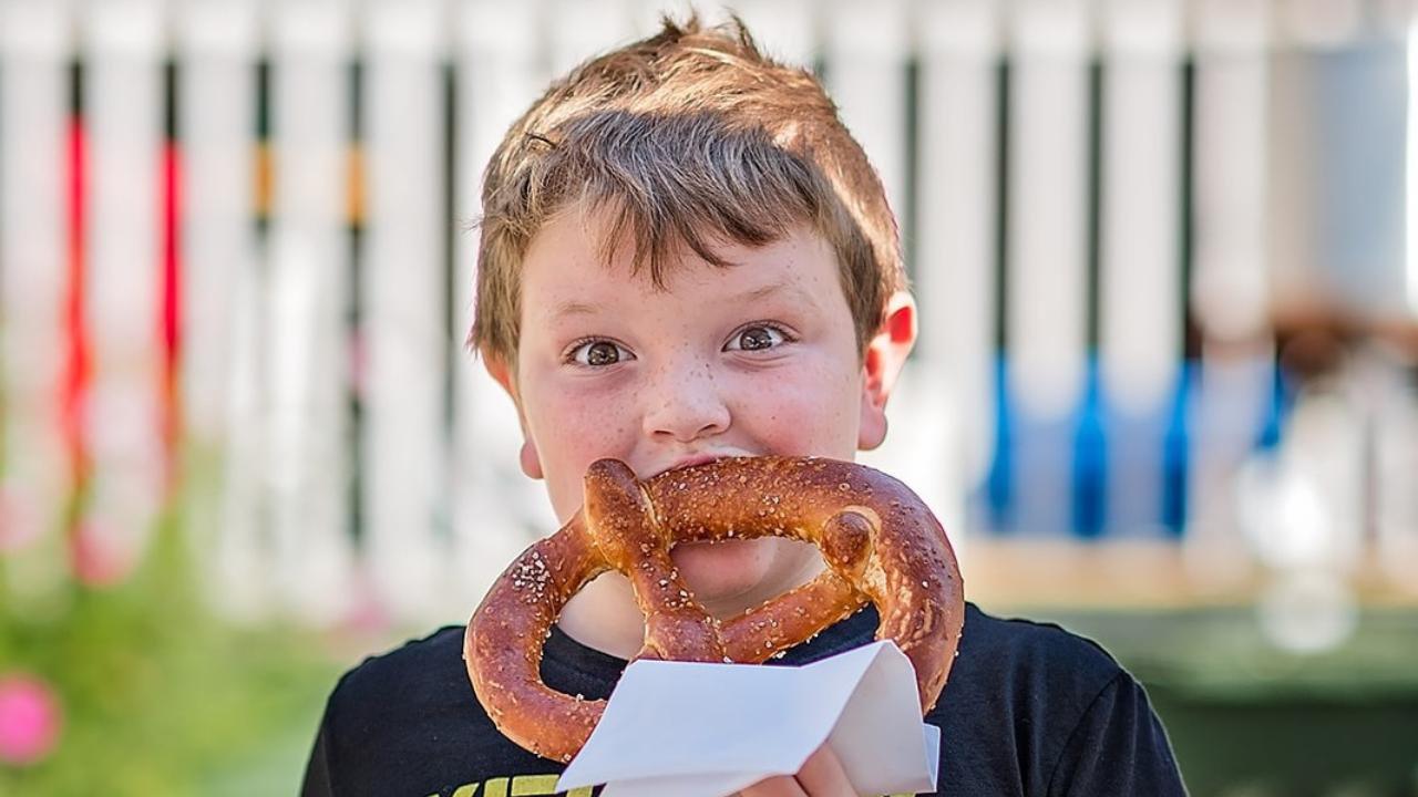 kid eating pretzel
